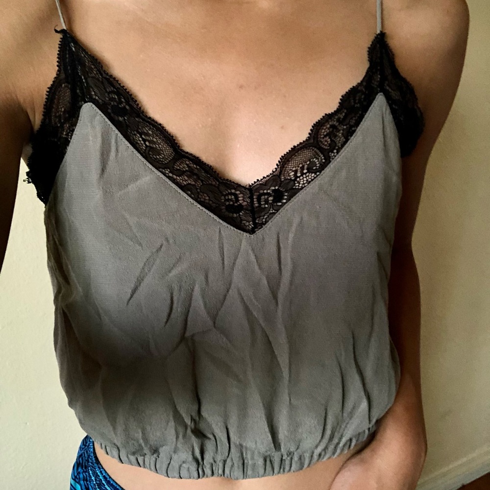 ARITZIA BLACK AND GREY LACE TANK